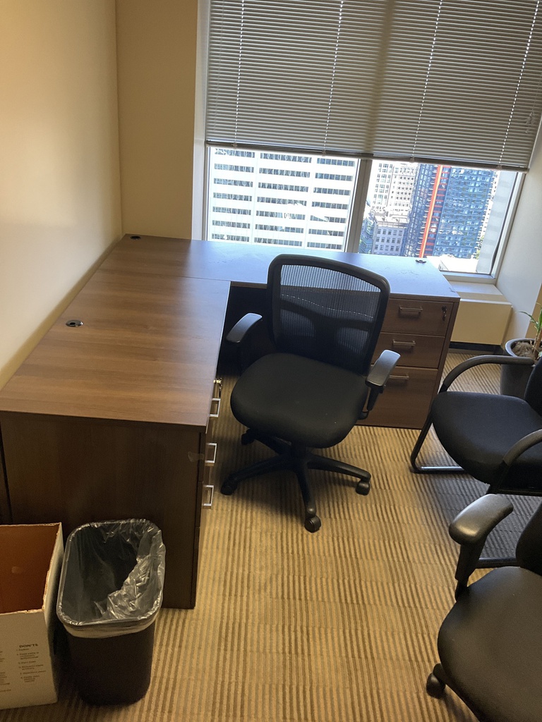 71x66x29 L SHAPED DESK
