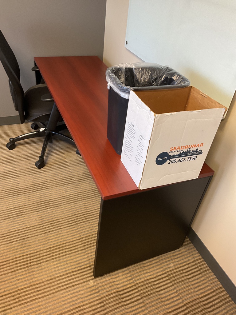 72x24x27 DESK