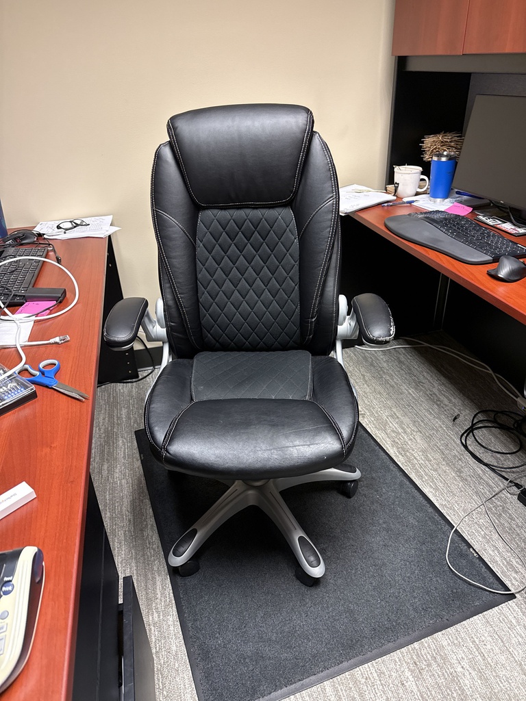 TASK CHAIR