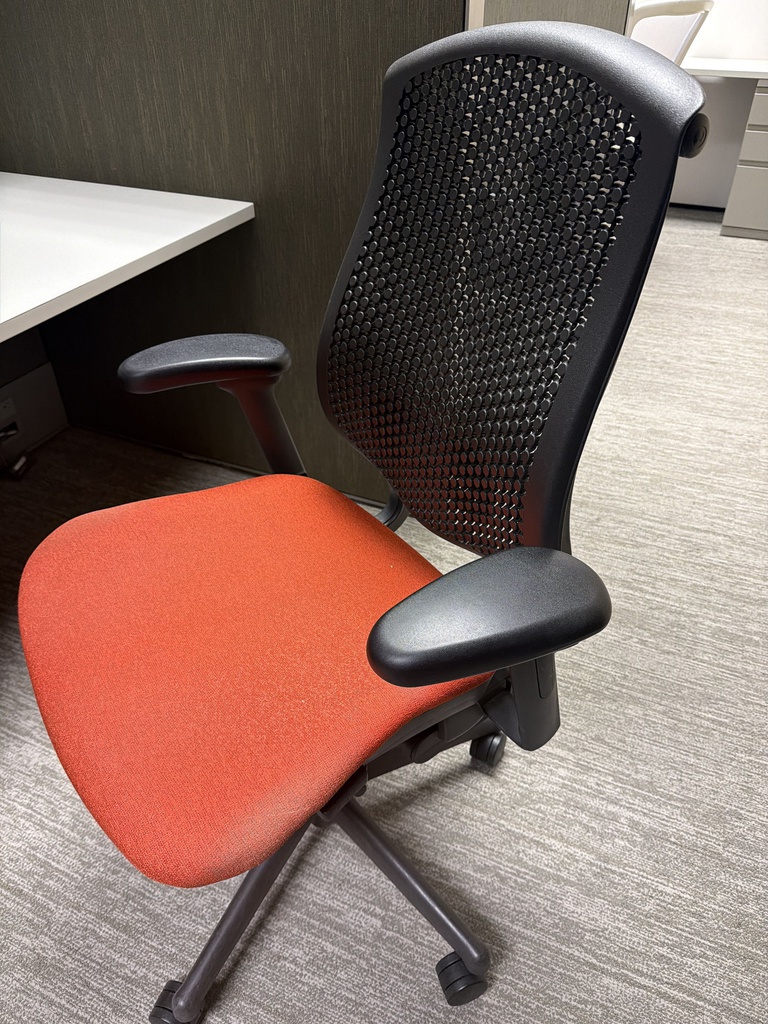 DESK CHAIR***