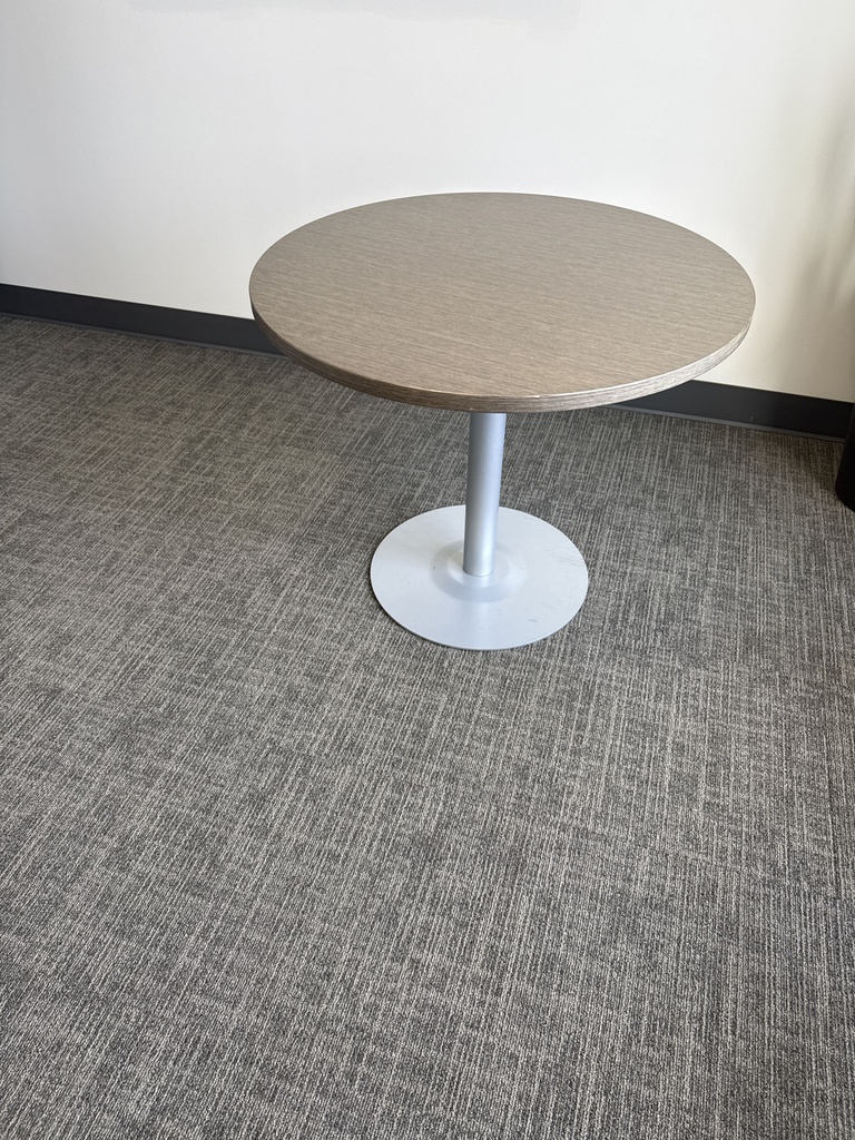 36X29 ROUND TABLE