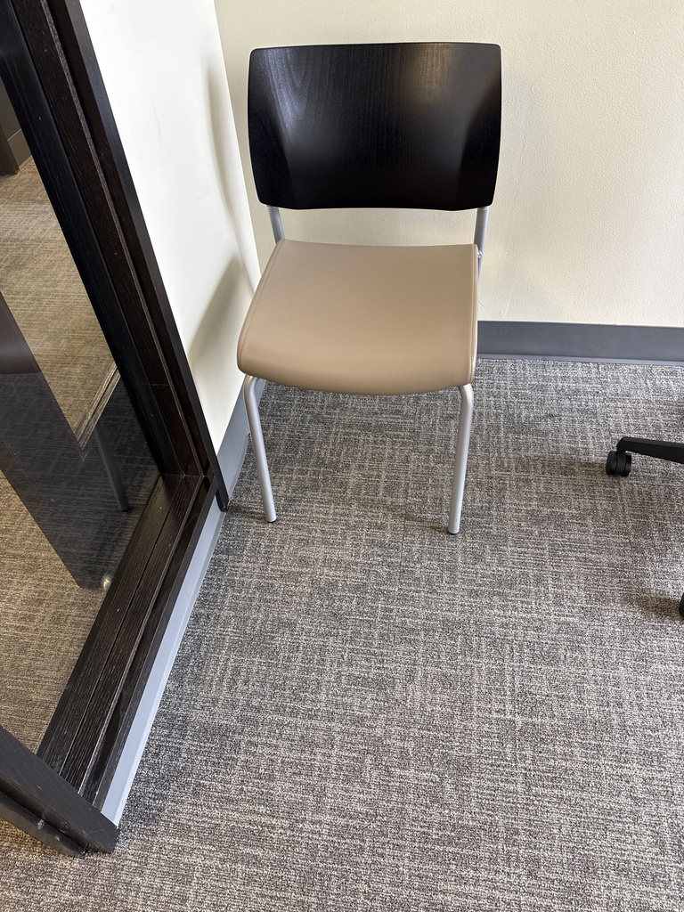 GUEST CHAIR