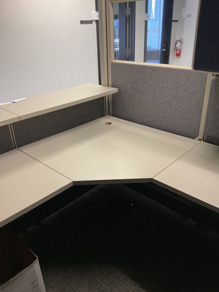 36X36X30 MIDDLE WORKSURFACE