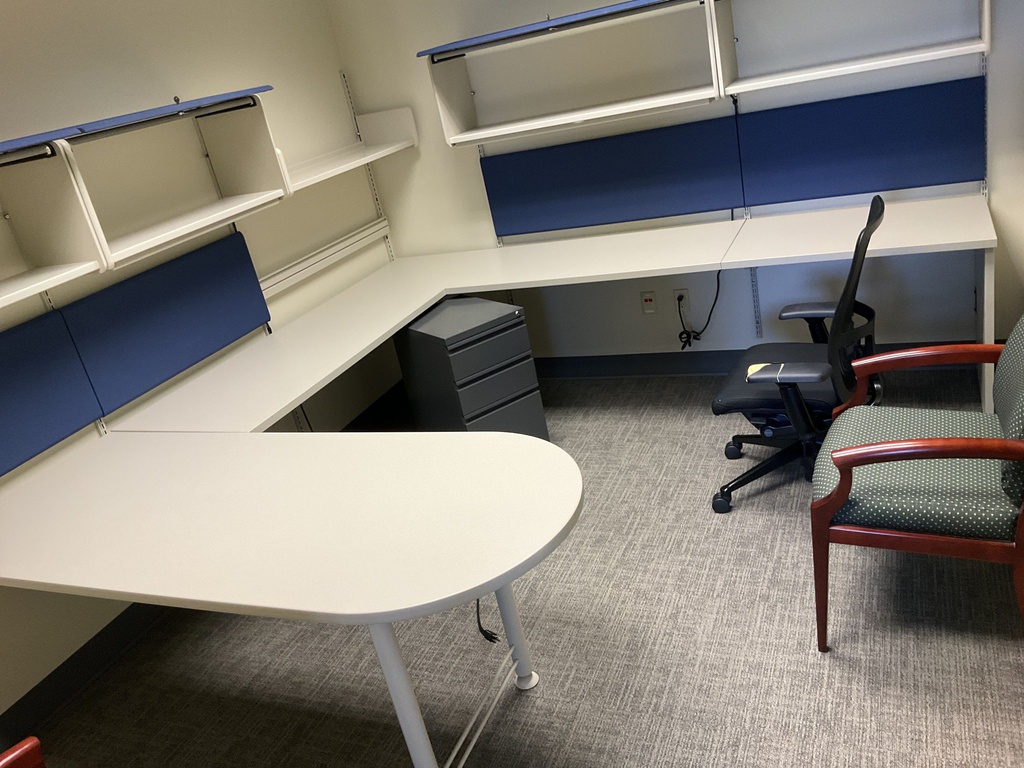 6' X 9' X 9' X 30" WORKSTATION