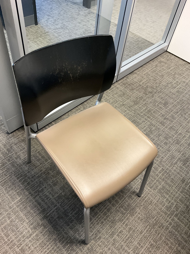 GUEST CHAIR