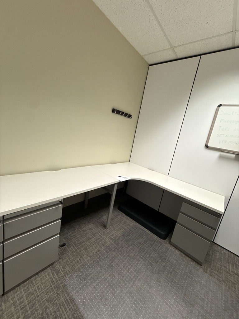 66X42X30 CORNER DESK