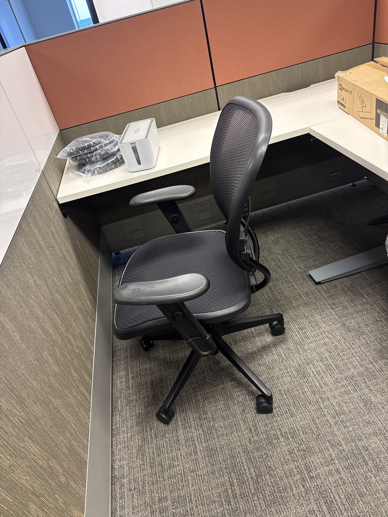 TASK CHAIR***