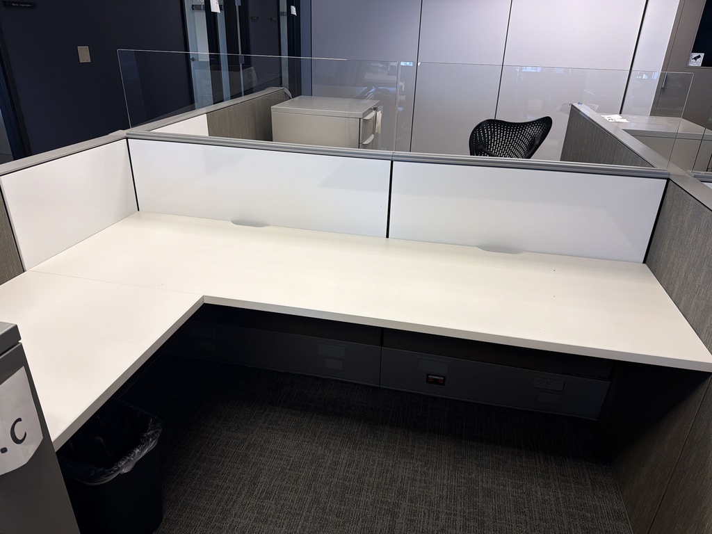78 X 47 1/2 X 29 L-SHAPED WORKSURFACES