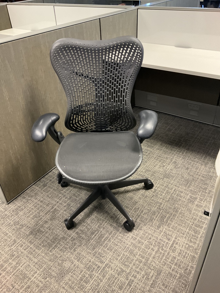 TASK CHAIR