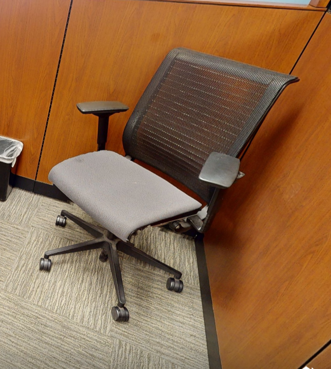 Task chair w/arms