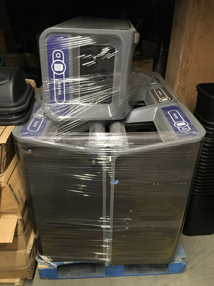 TRASH CAN WITH CASE