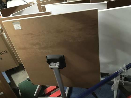 SQUARE FOLDABLE TABLE