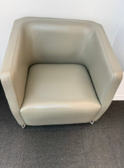 LOUNGE CHAIR