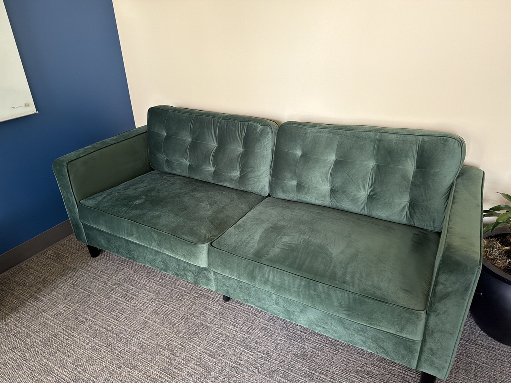 84x33x27 EMERALD GREEN COUCH
