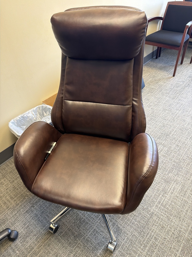 LEATHER BROWN CHAIR