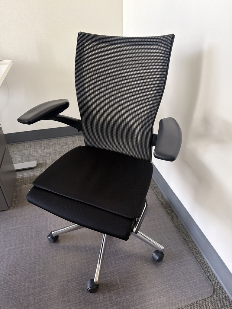 DESK CHAIR