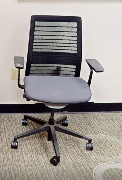 Task chair with arms