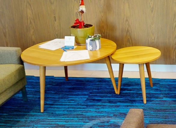 Round coffee table