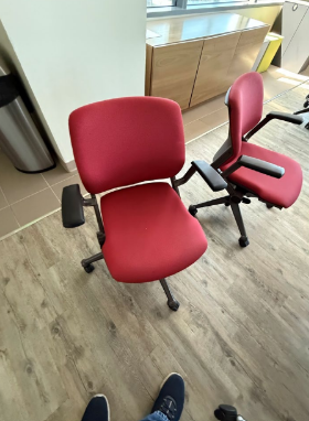 TRAINING ROOM CHAIRS (RED)