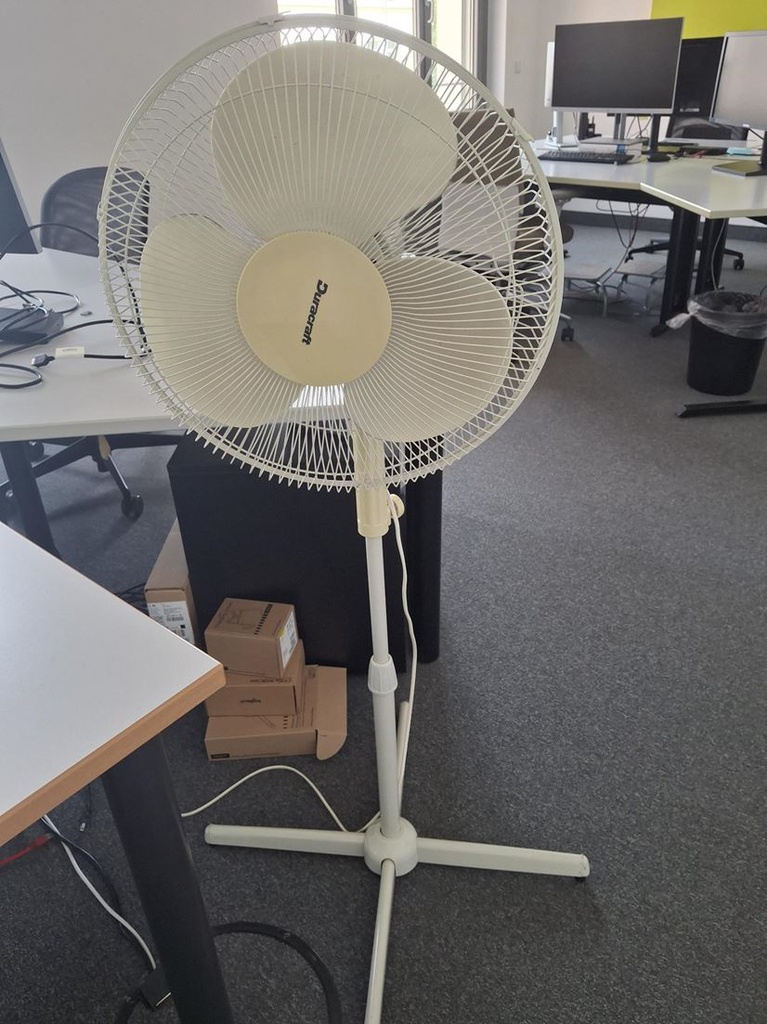 Floor Fan / Ventilator