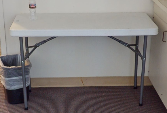 Folding table