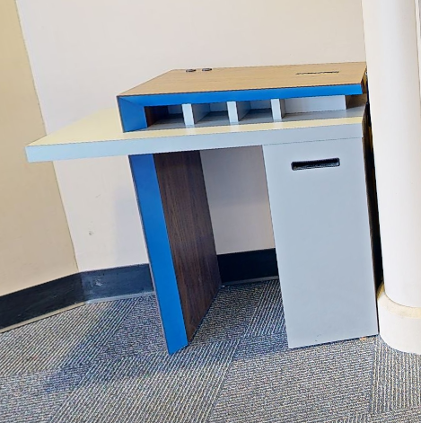 Small cheque desk