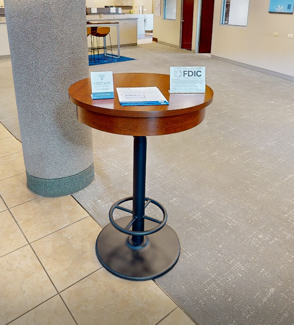 Round standing display table