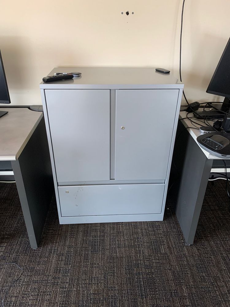 Gray storage cab w/ single lateral
