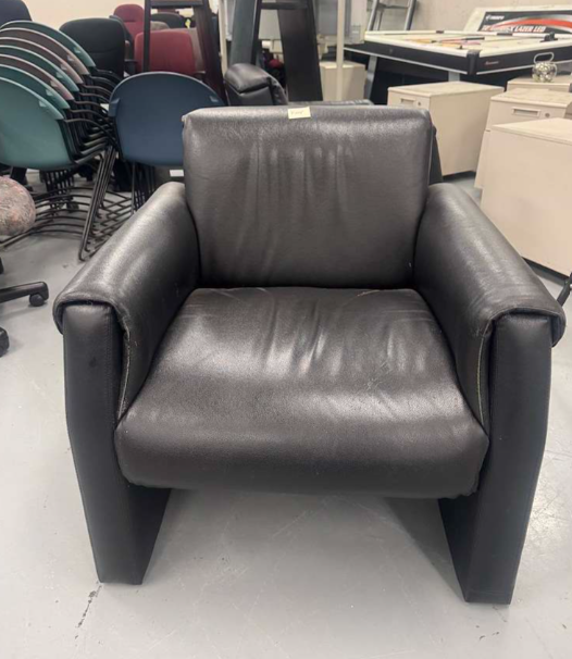 Black Lounge Chair