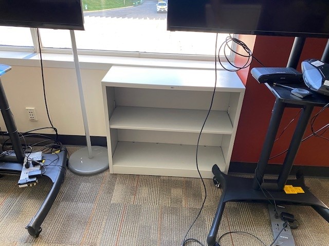 Lateral Bookshelf