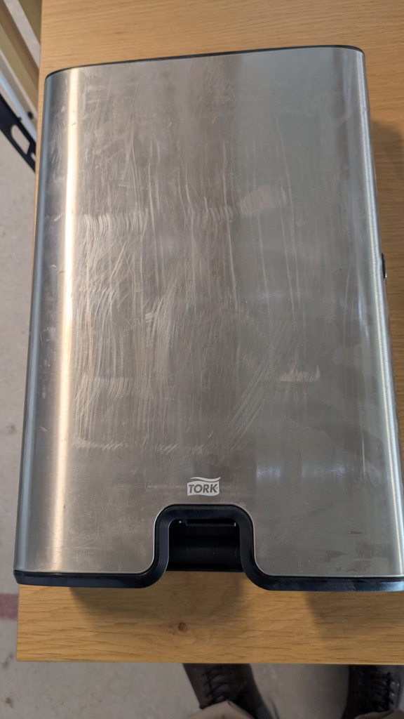 Paper towel dispenser