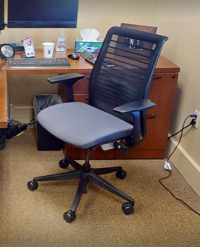 Task chair, with arms