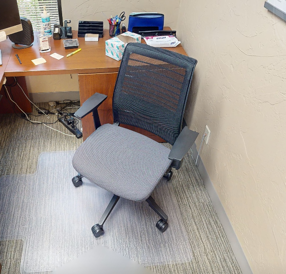 Task chair, with arms