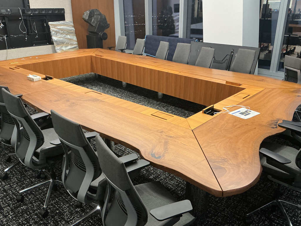 Boardroom table with open area in the middle, six pieces