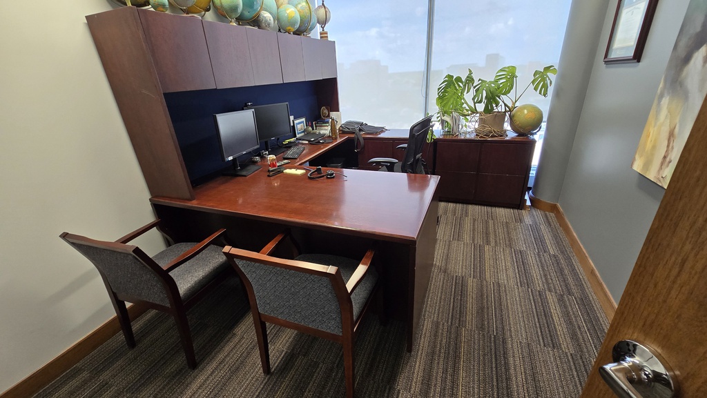 Private Office Suite Setup 1 (Desk, Drawers, Hutch)