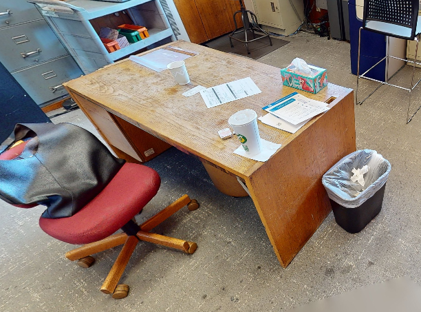 1-Ped Desk