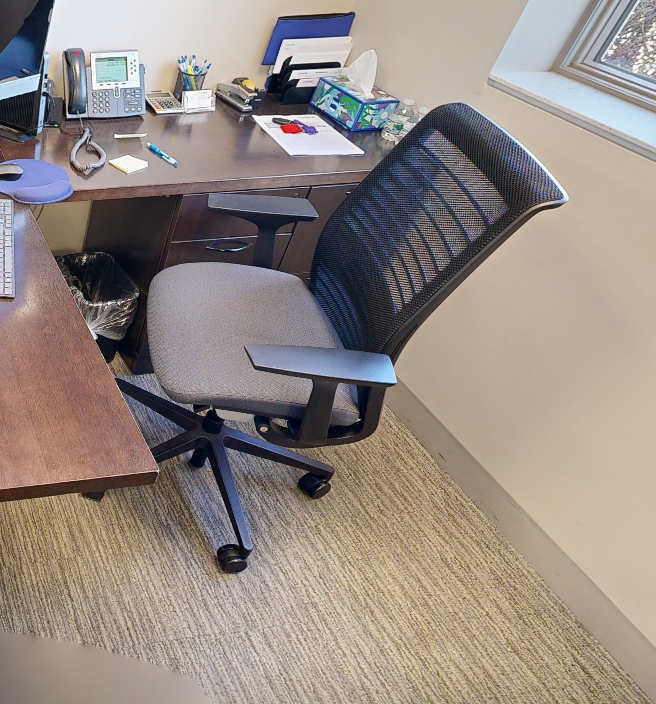 Task chair, with arms