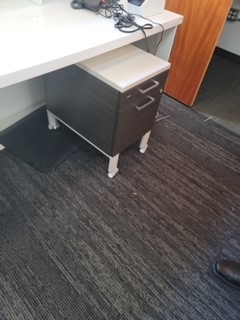 Pedestal - Metal