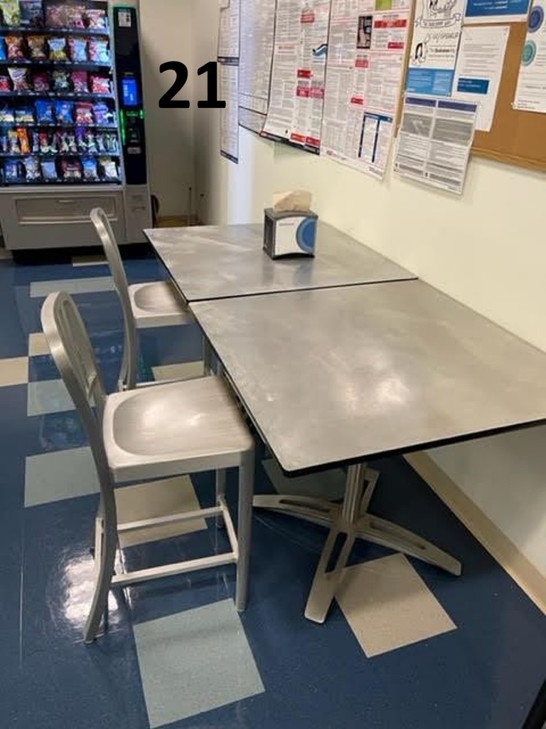 SQUARE TABLE W/2 CHAIRS-E5