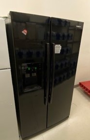 Black Samsung Refrigerator (36x35x70)