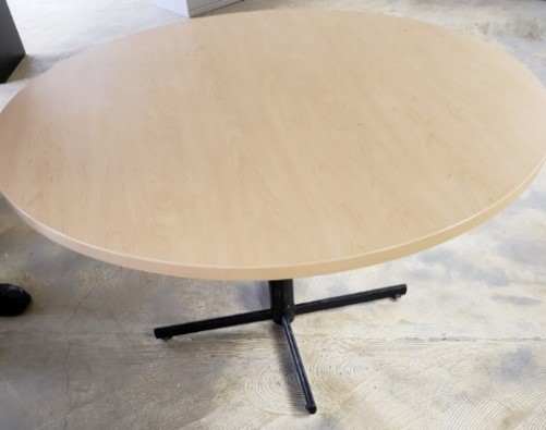 Round Wood Table (48W)