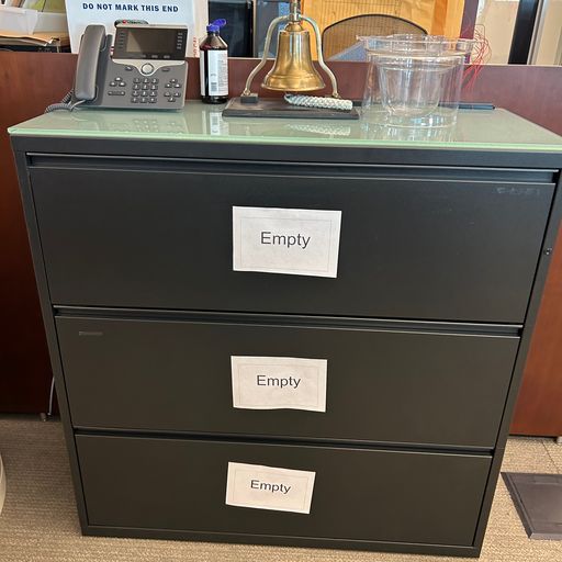 3-Drawer filing cabinet