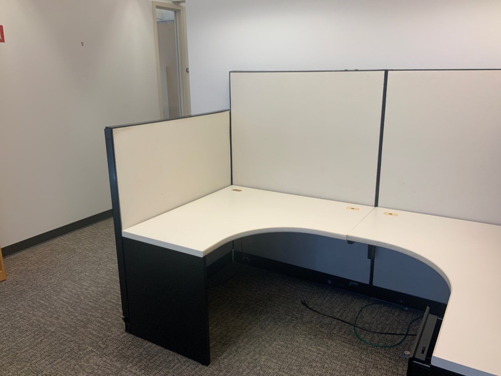    Steelcase 9000 Systems, 8x5 Cubicle, Cluster of 1