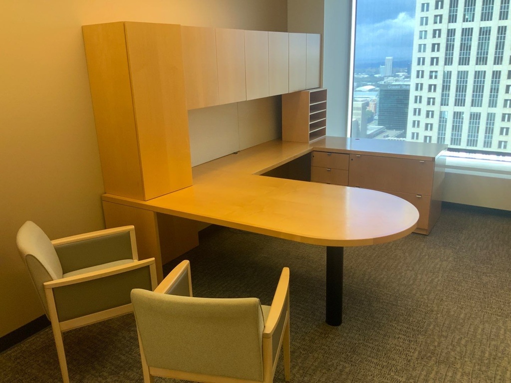 Executive "U" Group - Bullet Top Desk w/ Freestanding Hutch, Tackboards, Task light, Surface Storage Tower Desk, Center Drawer, Credenza w/ Double Lateral File &amp; BBF, Right Hand - Light Maple