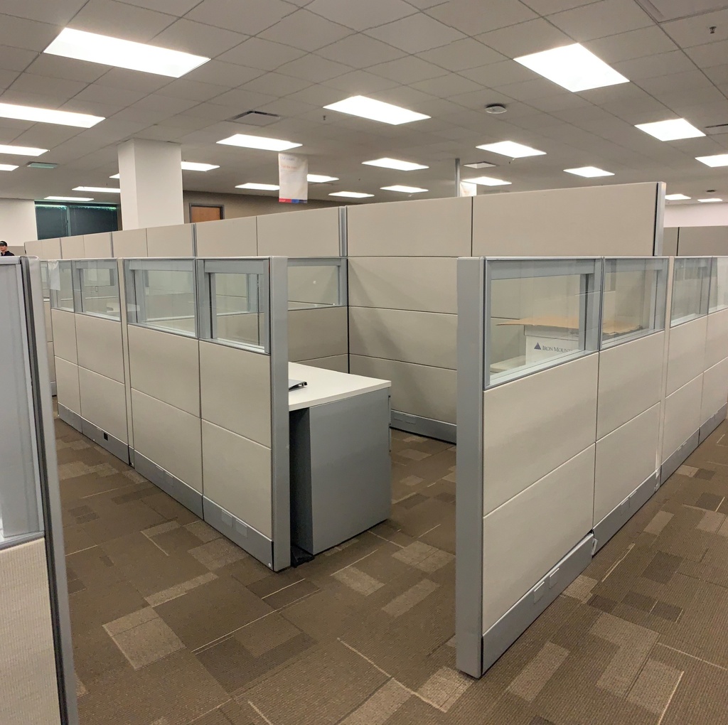 Workstation Set With Desk and Ped - Left Entrance