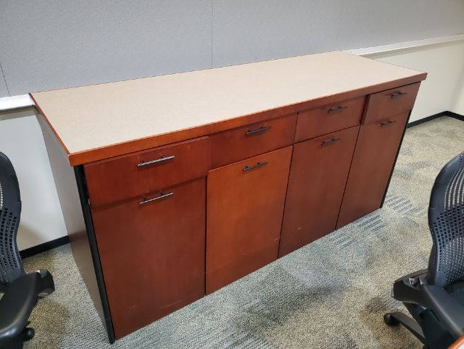Credenza, 6'
