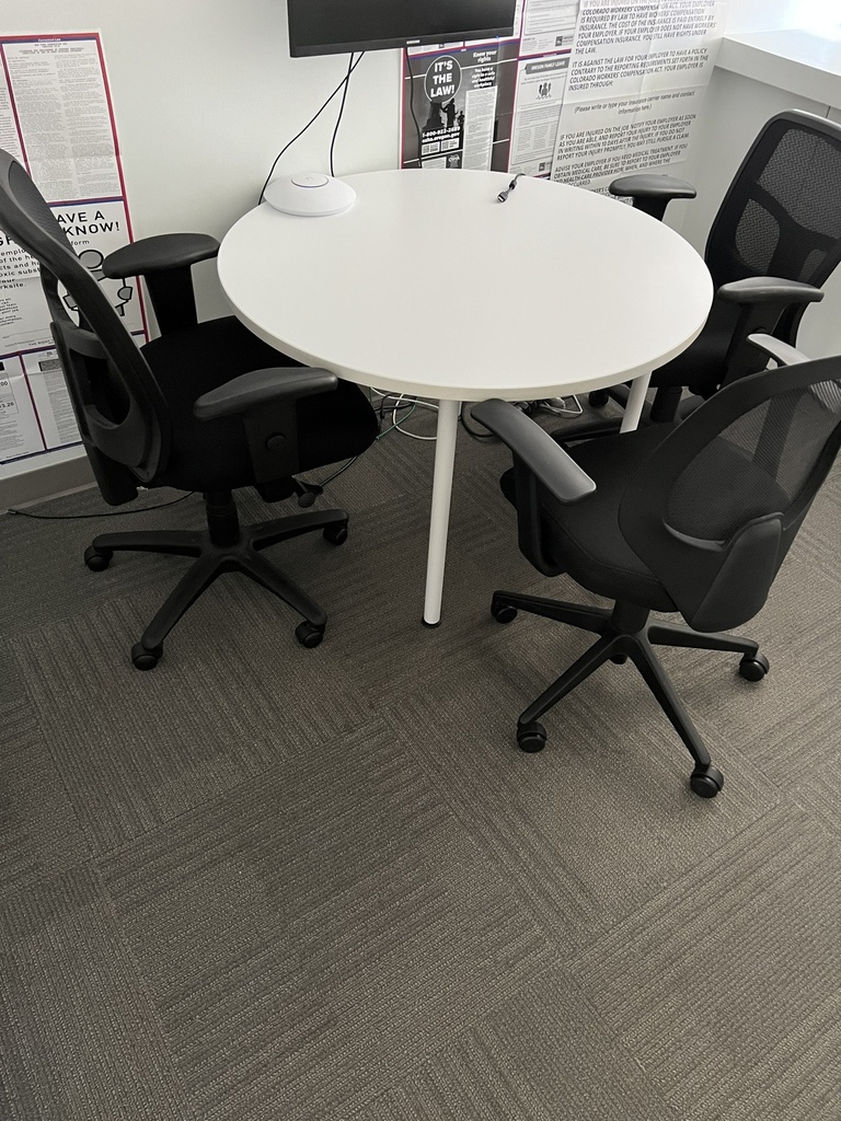 Black task chair