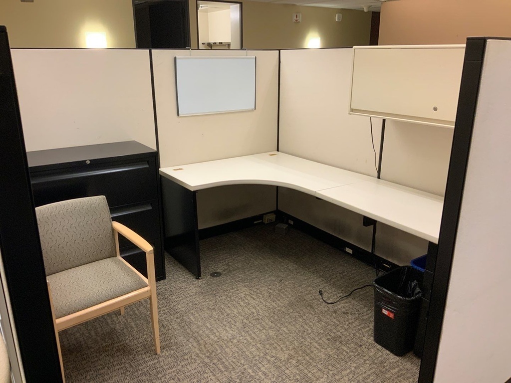     Steelcase 9000 Systems, 8x8 Cubicle, Cluster of 8