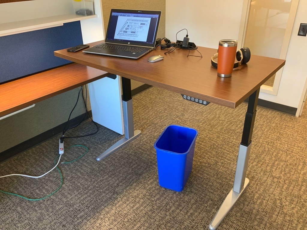 Executive "L" Group - Bullet Top Desk w/ Freestanding Hutch, Tackboards, Task light, Surface Storage Tower Desk, Center Drawer, Return Surface w/ Double Lateral File &amp; BBF, Left Hand - Light Maple