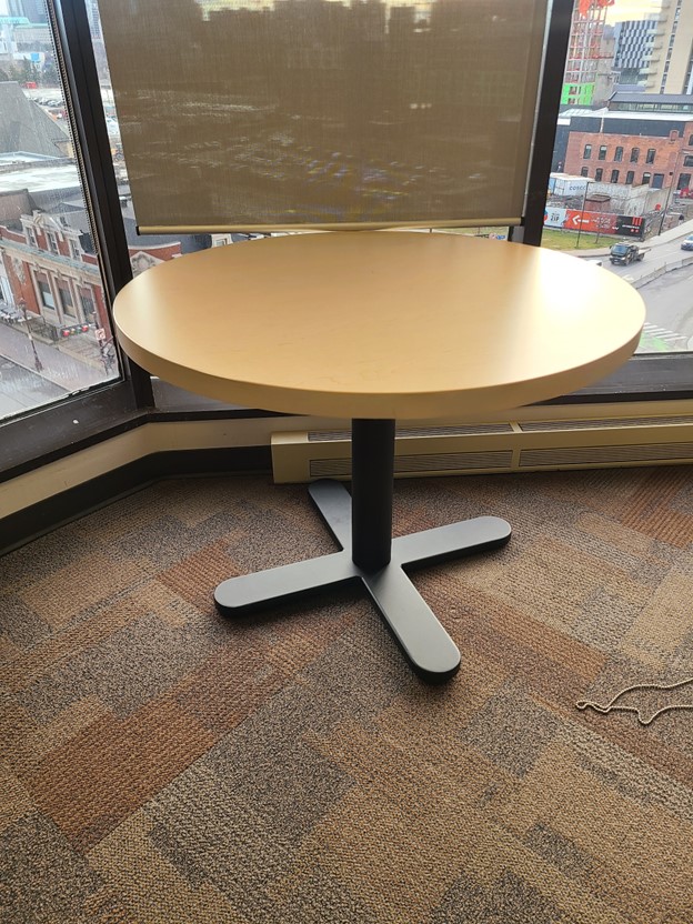 Round table - 42" diameter 